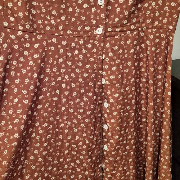 Floral Button-Down Dress - Picture 3 of 5